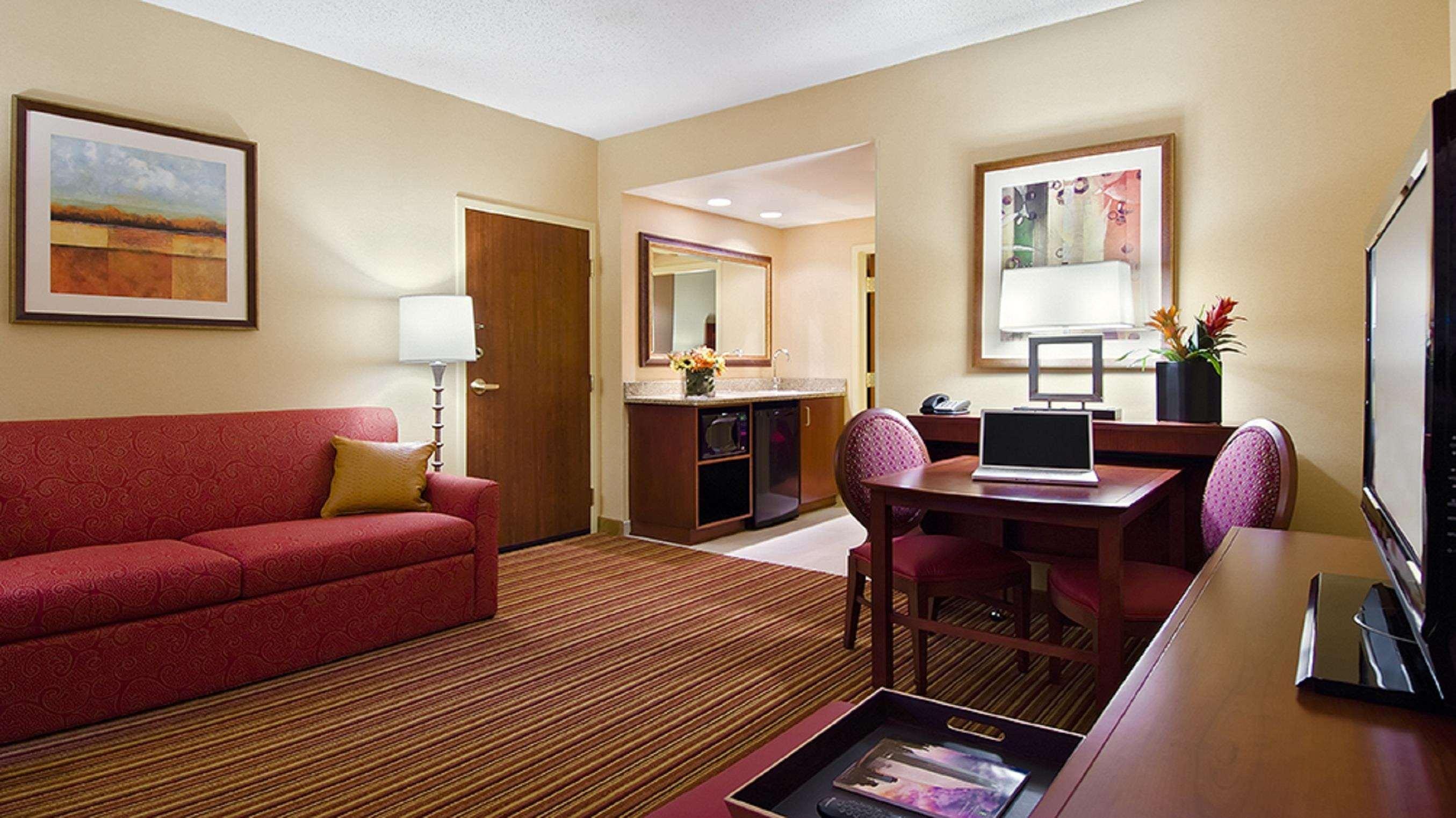 Embassy Suites Murfreesboro - Hotel & Conference Center Room photo